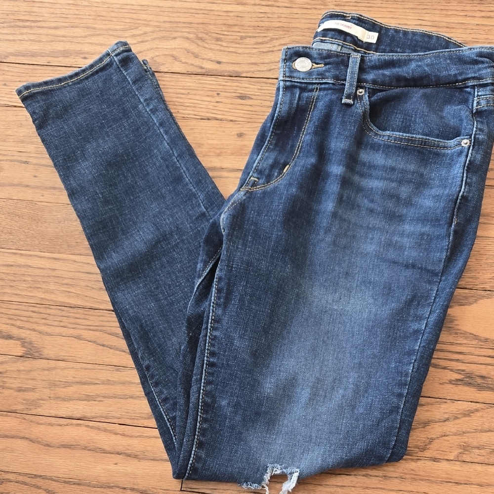 Levi's 711 Dark Blue Skinny Jeans